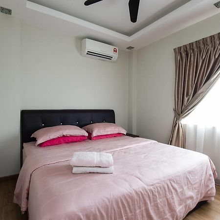 Rusnoor Homestay Bukit Jelutong Σαχ Αλάμ Εξωτερικό φωτογραφία